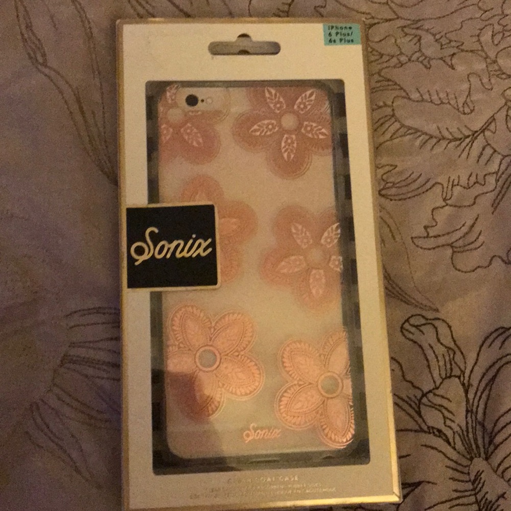 Super cute Sonix case